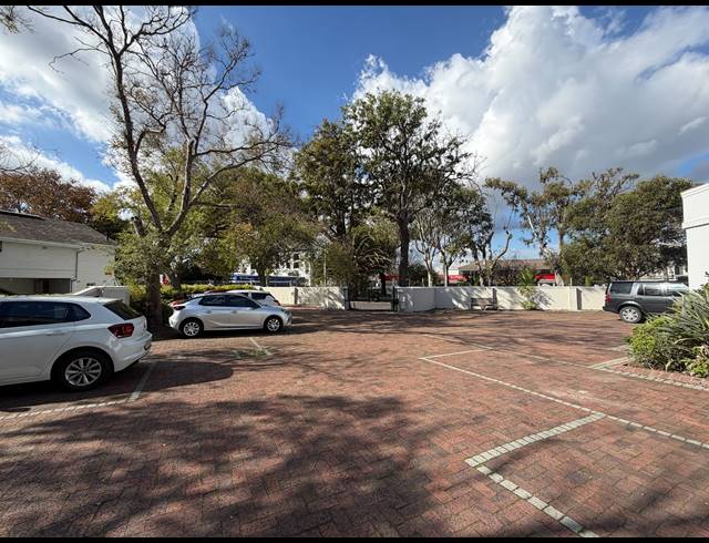 106.60M² BUILDING TO LET IN KENILWORTH